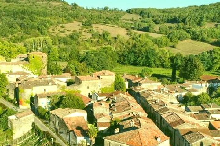 Piper, 27 — Escort in Camon, France