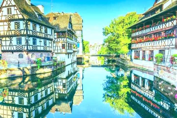 Piper, 27 — Escort in Muzy, France