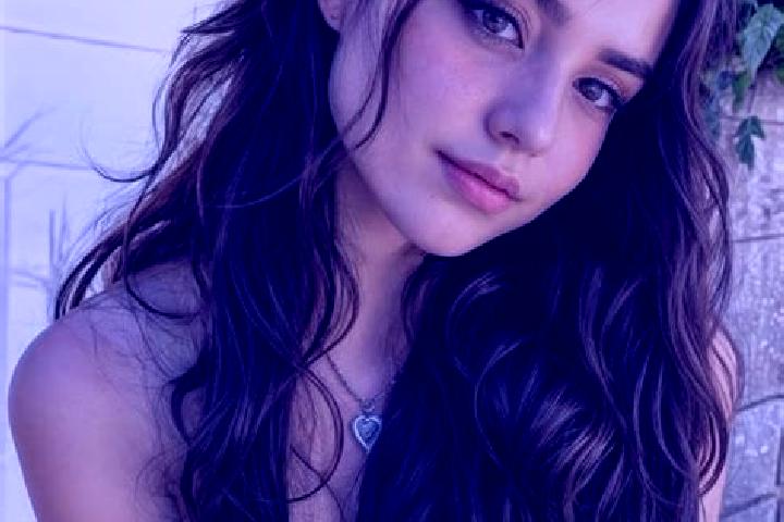 Piper, 28, a brunette hazel-eyed european companion based in Rubiacea. Offering Deep French Kissing, 69. Available for incall and outcall, day and evening da...