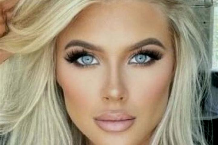 Piper, 28, a platinum blonde dark-eyed indian companion based in Sagrada Familia. Offering OWO, Travel Companion, Deep French Kissing. Available for incall a...