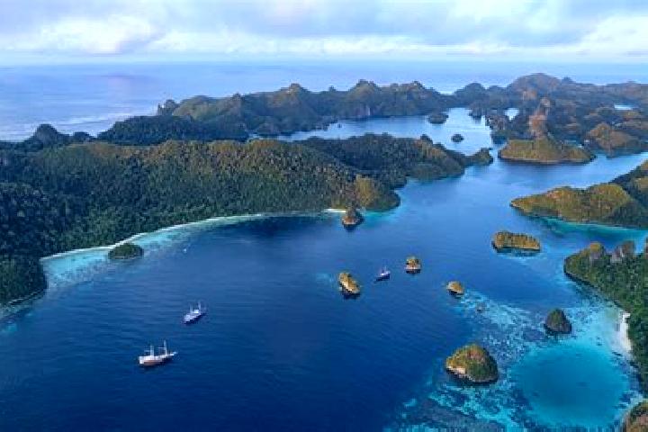 Piper, 28 — Escort in Kloposawit Krajan, Indonesia