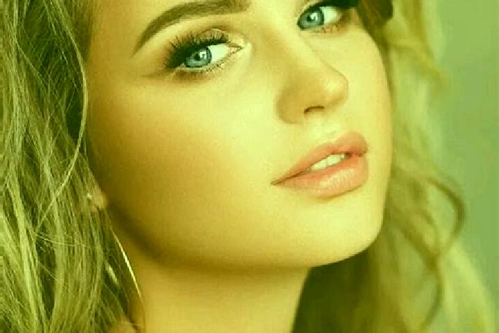 Piper, 29, a dark blonde blue-eyed middle eastern companion based in Celatica-Tolari. Offering Striptease, Tantra, A-Level, Party Girl. Available for incall ...