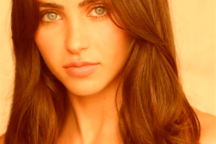 Piper, 30, a blonde brown-eyed indian companion based in Batesford. Offering 69, OWO. Available for incall and outcall, overnight bookings available.