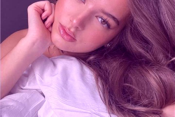 Piper, 30, a brunette hazel-eyed slavic companion based in Chimban. Offering Fetish, Roleplay, Overnight. Available for incall and outcall, overnight booking...