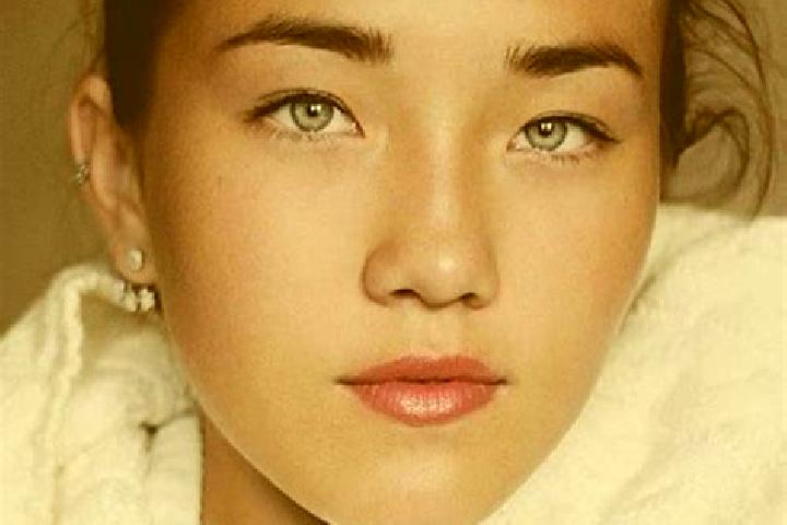 Piper, 30, a chestnut amber-eyed caucasian companion based in Xiaolingwei. Offering Prostate Massage, Party Girl, Tantra, Couples, Dinner Date. Available for...