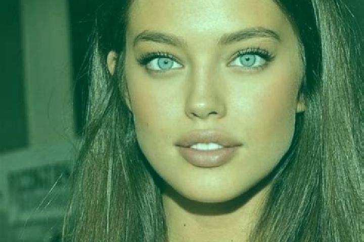 Piper, 30, a chestnut green-eyed mediterranean companion based in Venissieux. Offering Overnight, Dinner Date, Roleplay, Erotic Massage. Available for incall...