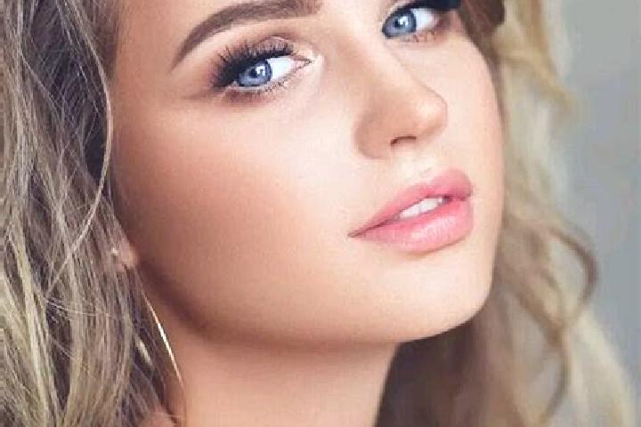 Piper, 30, a dark blonde blue-eyed slavic companion based in Viterne. Offering 69, Tantra, Prostate Massage. Available for incall and outcall, day and evenin...