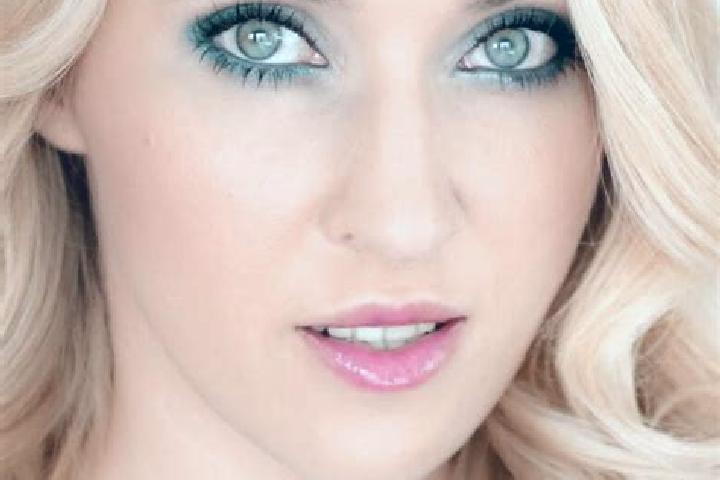 Piper, 31, a blonde green-eyed mediterranean companion based in Colonia Santa Anita. Offering Overnight, Dinner Date, BDSM, Massage, OWO. Available for incal...