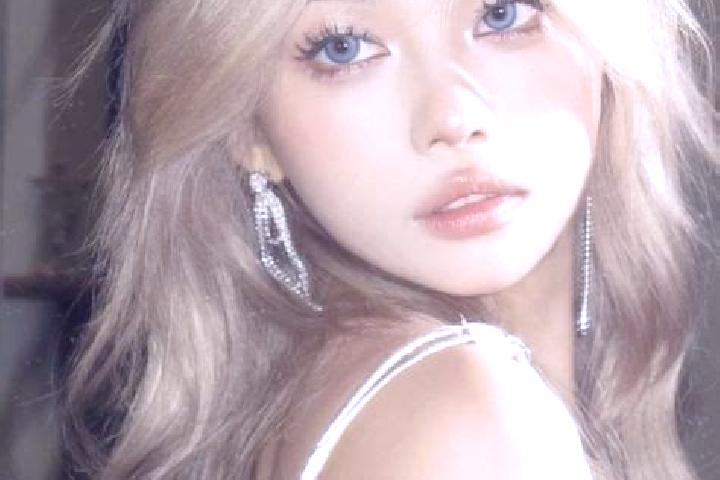 Piper, 33, a blonde blue-eyed asian companion based in Varnita. Offering Travel Companion, Couples, Domination, Erotic Massage. Available for incall and outc...