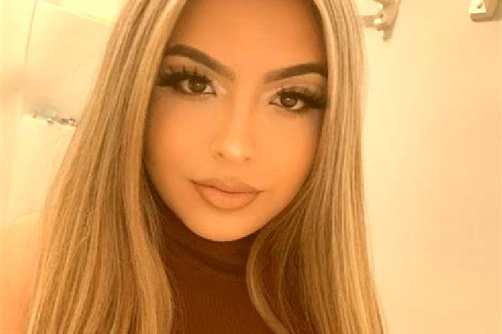 Piper, 33, a blonde brown-eyed latina companion based in Minami-Soma. Offering Dinner Date, Massage, Erotic Massage, Party Girl. Available for incall and out...