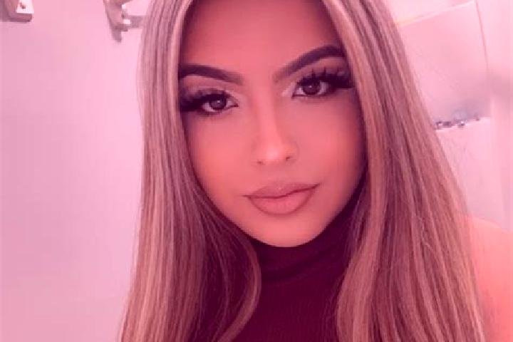 Piper, 33, a blonde grey-eyed latina companion based in Desemboque. Offering A-Level, CIM, Striptease, Prostate Massage, Couples. Available for incall and ou...