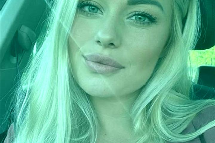 Piper, 33, a blonde hazel-eyed caucasian companion based in Shamva. Offering Duos, Striptease, Travel Companion. Available for incall and outcall, overnight ...