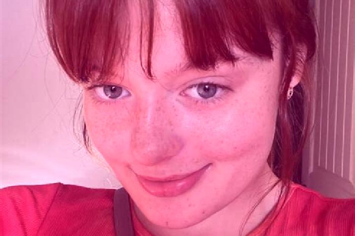 Piper, 33, a red grey-eyed european companion based in Northrepps. Offering BDSM, Dinner Date, Striptease. Available for incall and outcall, day and evening ...