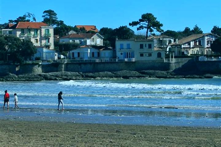 Piper, 33 — Escort in Vaux-sur-Seine, France