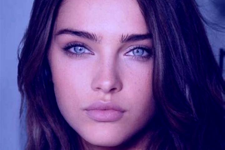 Piper, 34, a brunette grey-eyed mixed companion based in Galaroza. Offering Roleplay, Duos. Available for incall and outcall, day and evening dates.