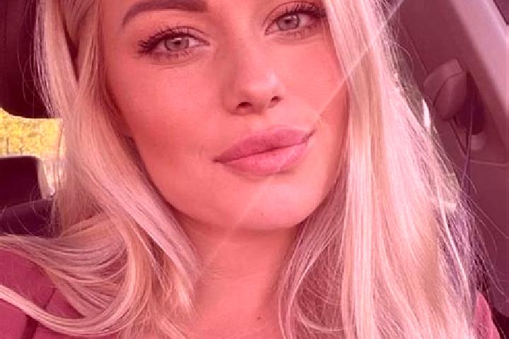 Piper, 35, a blonde hazel-eyed mediterranean companion based in Reigate. Offering Tantra, Erotic Massage, Girlfriend Experience. Available for incall and out...