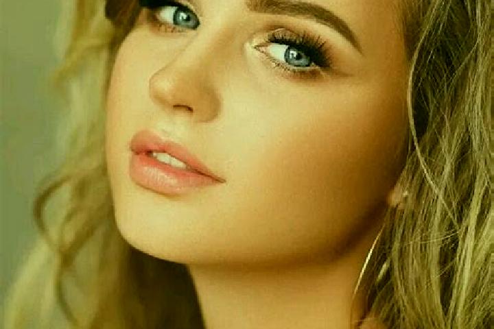 Piper, 35, a dark blonde blue-eyed ebony companion based in Castel Bolognese. Offering Deep French Kissing, Party Girl. Available for incall and outcall, day...