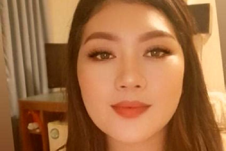 Piper, 36, a blonde grey-eyed asian companion based in Buncrana. Offering Tantra, CIM, GFE. Available for incall and outcall, overnight bookings available.