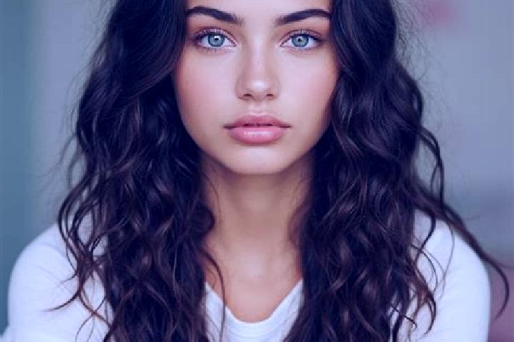 Piper, 36, a brunette hazel-eyed mediterranean companion based in Abradinou. Offering Massage, Prostate Massage, Dinner Date, Erotic Massage. Available for i...