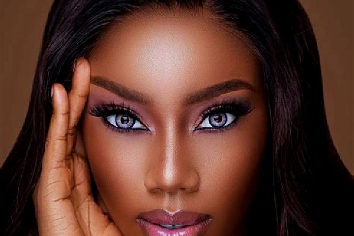 Piper, 36, a chestnut blue-eyed ebony companion based in Terce. Offering Tantra, Deep French Kissing, Duos, GFE. Available for incall and outcall, overnight ...