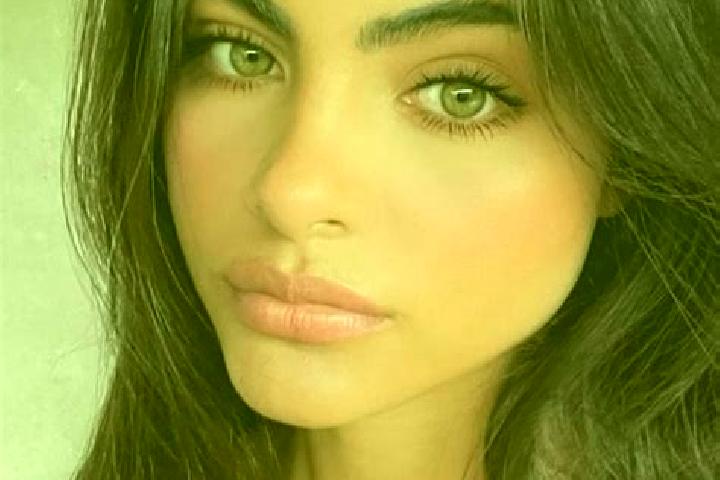 Piper, 37, a auburn dark-eyed indian companion based in Froeningen. Offering OWO, Erotic Massage, Party Girl, Travel Companion, Prostate Massage. Available f...