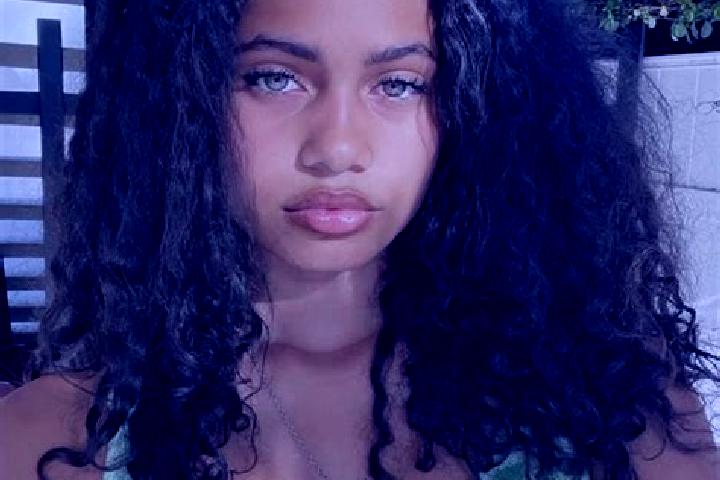 Piper, 37, a red green-eyed mixed companion based in Tramutola. Offering Duos, BDSM, Roleplay, Deep French Kissing, GFE. Available for incall and outcall, da...