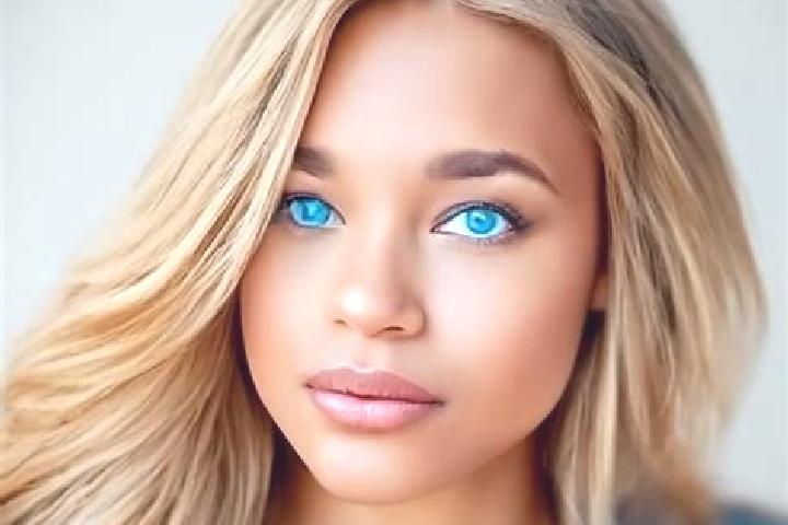 Piper, 38, a chestnut blue-eyed latina companion based in Breitscheid. Offering Fetish, Dinner Date, A-Level. Available for incall and outcall, overnight boo...
