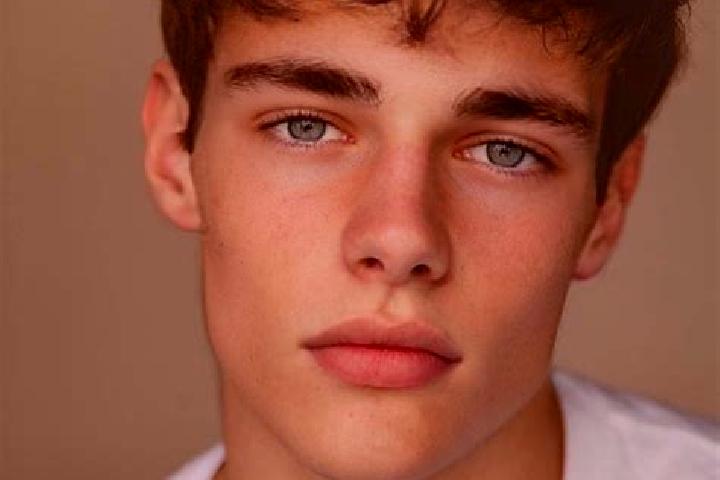 Piper, 38, a red brown-eyed caucasian companion based in Ala dei Sardi. Offering Overnight, Tantra, Roleplay, CIM. Available for incall and outcall, overnigh...