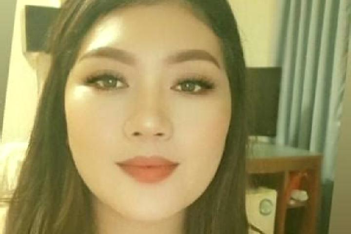Piper, 39, a chestnut grey-eyed asian companion based in Colwyn Bay. Offering Duos, Fetish, Overnight, Prostate Massage. Available for incall and outcall, da...