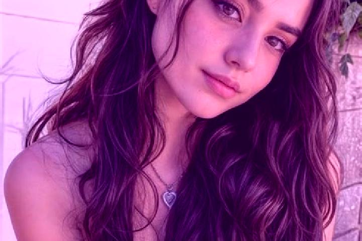 Piper, 39, a chestnut hazel-eyed caribbean companion based in Paltineni. Offering A-Level, Striptease, Deep French Kissing. Available for incall and outcall,...