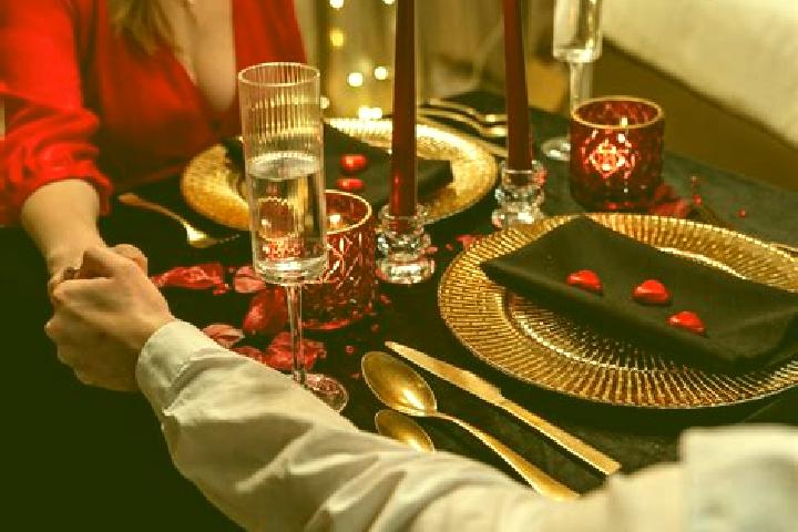 Piper, 39, a red dark-eyed slavic companion based in Kouts. Offering Couples, OWO, Girlfriend Experience, Dinner Date, Roleplay. Available for incall and out...