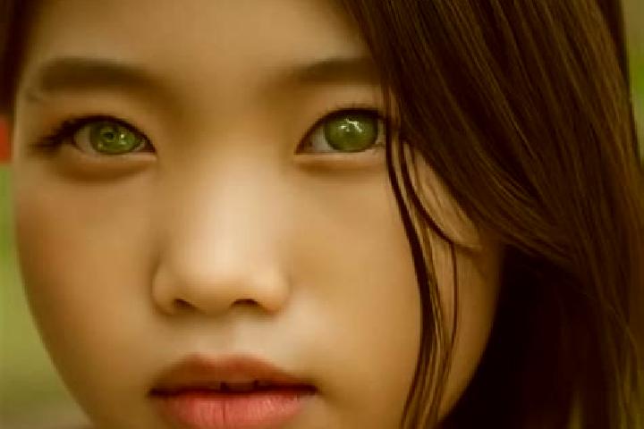 Quinn, 20, a auburn green-eyed asian companion based in Rosmeer. Offering Party Girl, Massage. Available for incall and outcall, overnight bookings available.