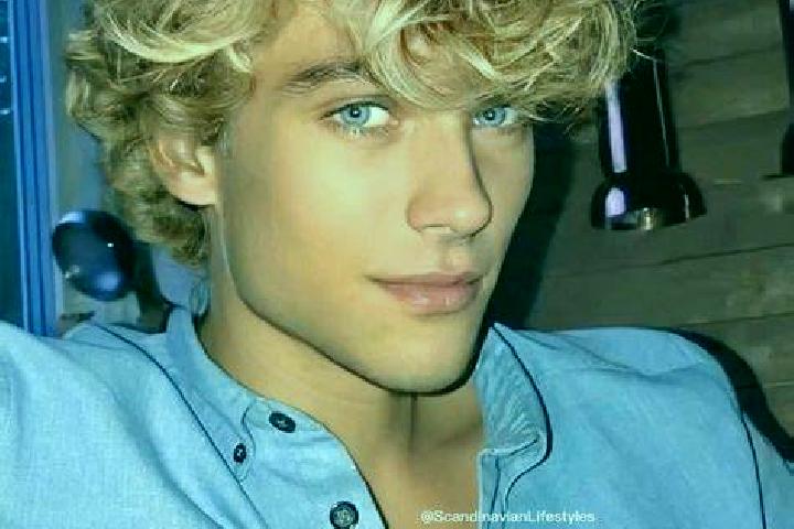 Quinn, 20, a blonde blue-eyed middle eastern companion based in Buxy. Offering A-Level, Deep French Kissing, Party Girl, Duos. Available for incall and outca...