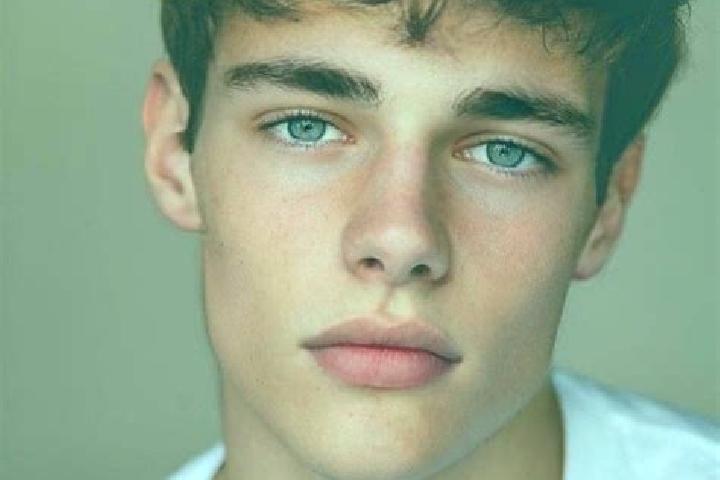 Quinn, 20, a dark blonde brown-eyed caucasian companion based in Casale di Scodosia. Offering Domination, Prostate Massage, Roleplay, OWO, Overnight. Availab...