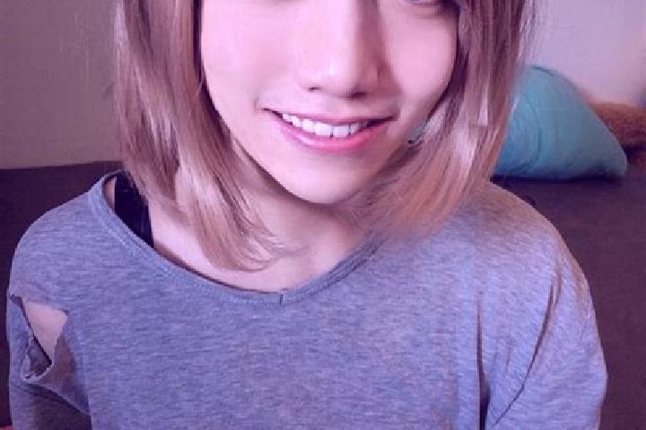 Quinn, 20, a platinum blonde brown-eyed mixed companion based in Yuduo. Offering Deep French Kissing, Erotic Massage, Domination, Fetish, Roleplay. Available...