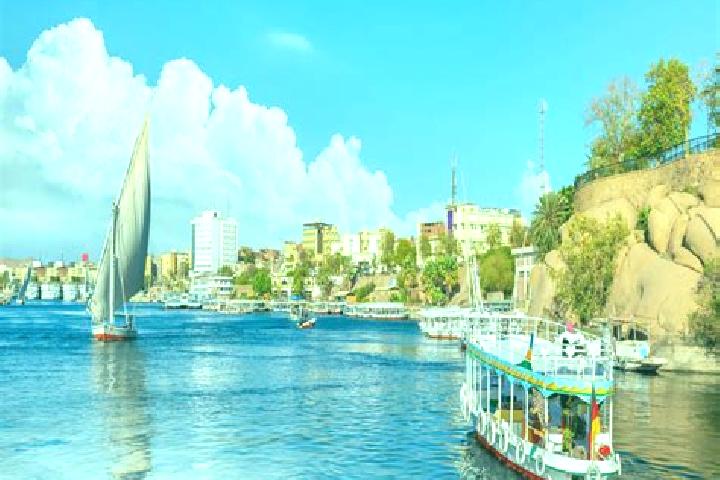 Quinn, 20 — Escort in Az Zayniyah Qibli, Egypt
