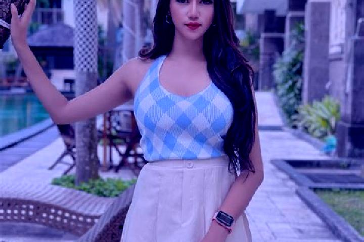 Quinn, 20 — Escort in Nasawewe, Indonesia