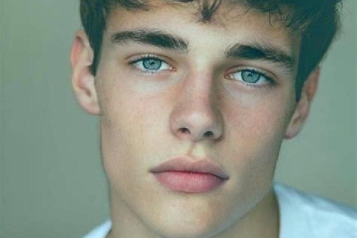 Quinn, 21, a black brown-eyed caucasian companion based in Tsaghveri. Offering Domination, CIM. Available for incall and outcall, day and evening dates.