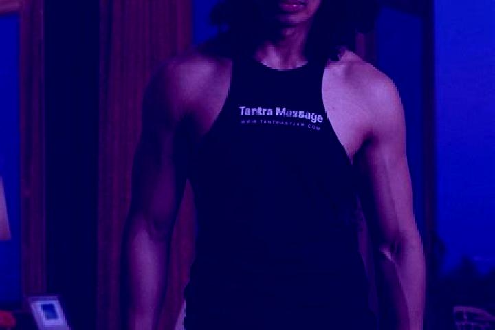 Quinn, 21, a black brown-eyed caucasian companion based in Zemitz. Offering Massage, Travel Companion, Duos, Tantra, Striptease. Available for incall and out...