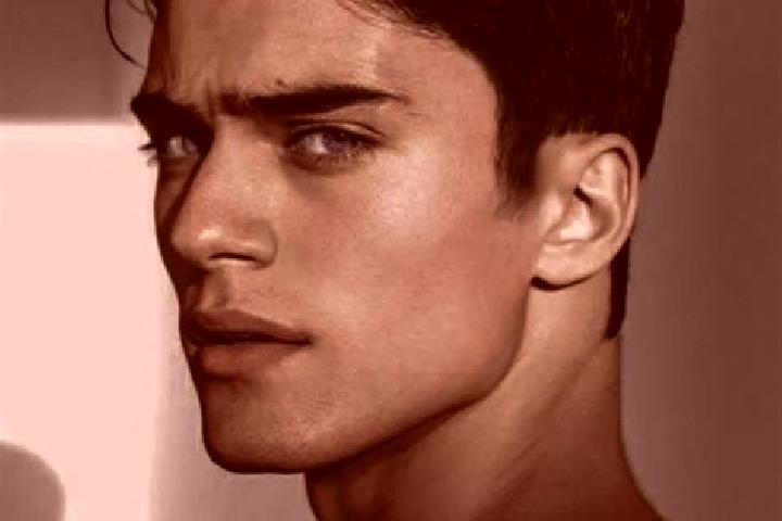 Quinn, 21, a black dark-eyed slavic companion based in Kouinfla. Offering Fetish, Tantra. Available for incall and outcall, day and evening dates.