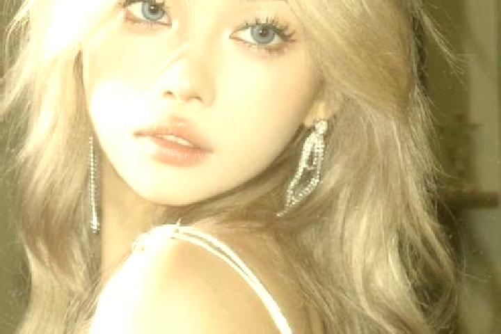 Quinn, 21, a platinum blonde amber-eyed asian companion based in Fujioka. Offering Deep French Kissing, Tantra, Roleplay. Available for incall and outcall, d...