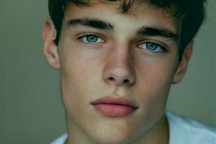 Quinn, 21, a red brown-eyed caucasian companion based in Trizay. Offering Couples, OWO, 69. Available for incall and outcall, day and evening dates.