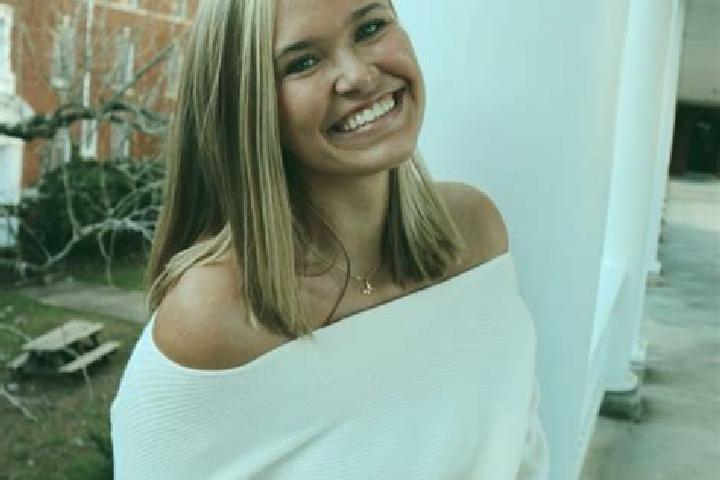 Quinn, 21 — Escort in Farmville, United States