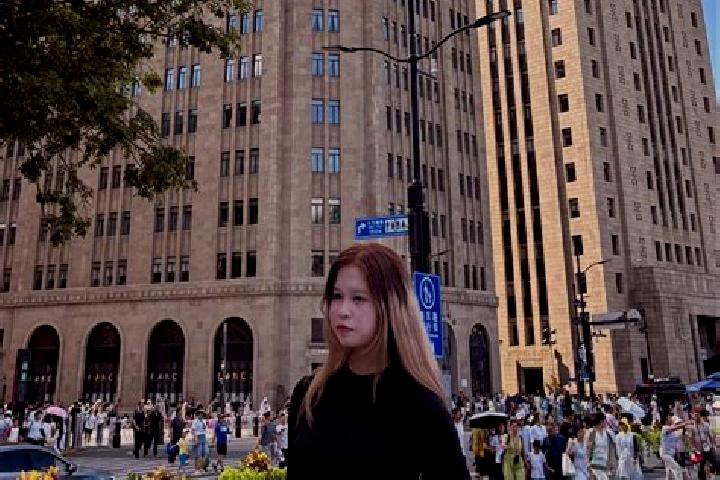 Quinn, 21 — Escort in Shenjiamen, China