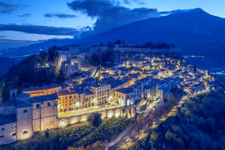 Quinn, 21 — Escort in Torano Castello, Italy