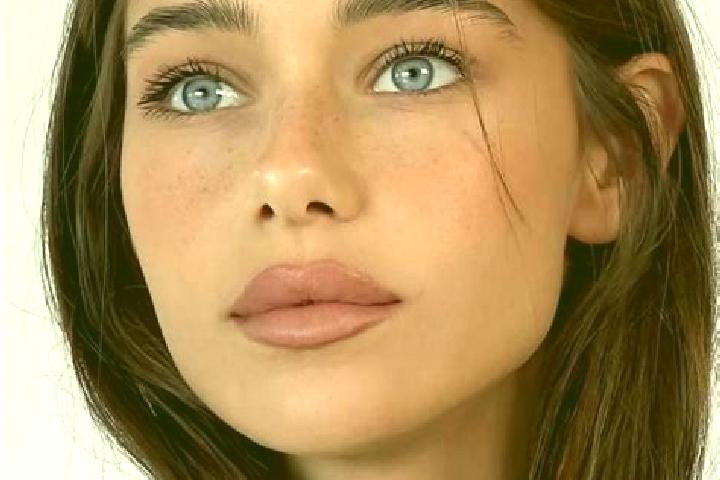 Quinn, 22, a brunette amber-eyed european companion based in Montedinove. Offering Travel Companion, OWO, Massage, Roleplay, Tantra. Available for incall and...