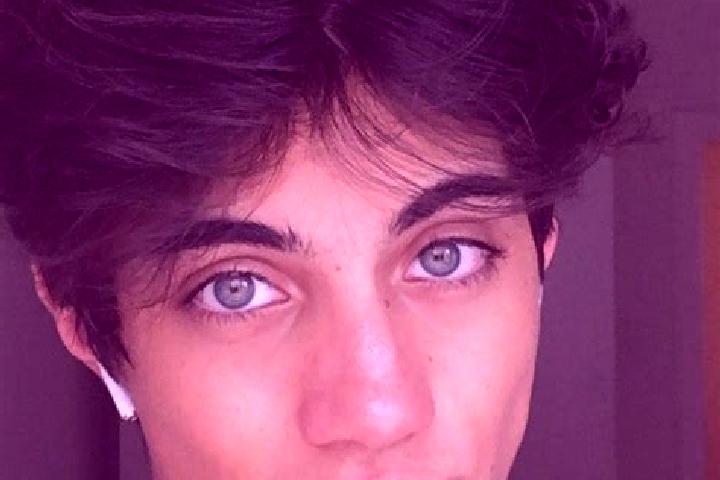 Quinn, 22, a chestnut grey-eyed caucasian companion based in Cepan. Offering Domination, Striptease, A-Level, Erotic Massage, Couples. Available for incall a...