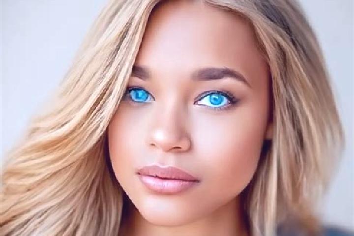 Quinn, 22, a red blue-eyed latina companion based in Chevvoor. Offering Girlfriend Experience, Party Girl, Dinner Date, Striptease, Duos. Available for incal...