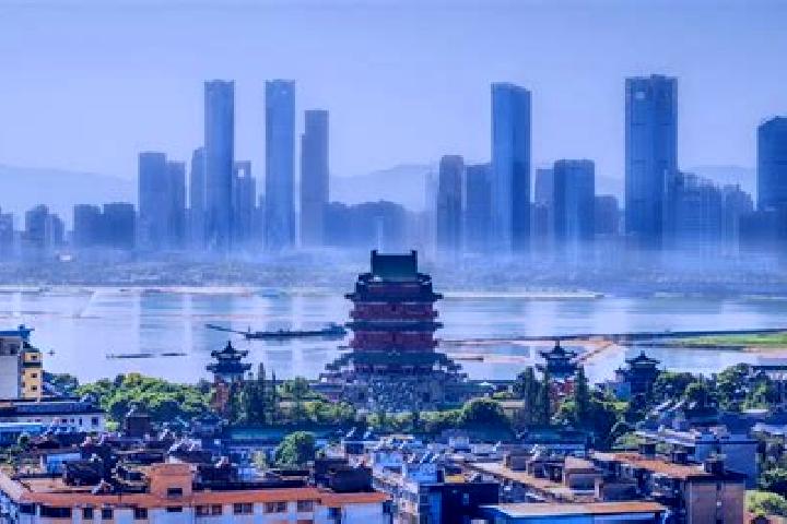 Quinn, 22 — Escort in Nanchang, China