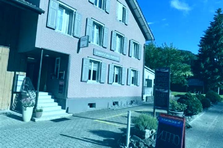 Quinn, 22 — Escort in Seuzach Dorf / Hochgruet-Scheidweg, Switzerland